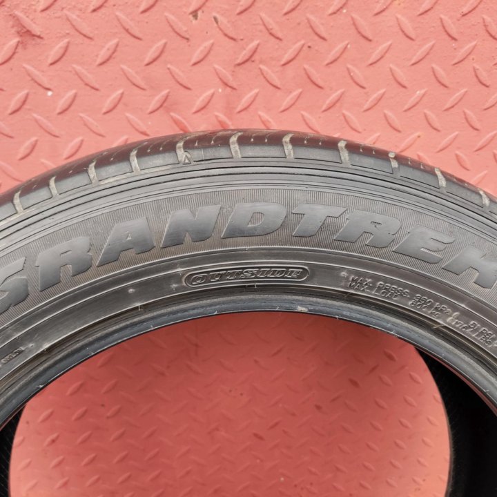 Dunlop Grandtrek ST30 235/55 r18