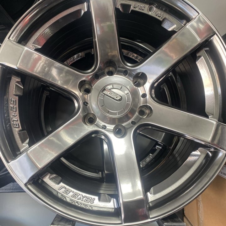 Cosmis R18 6x139.7 J8.5 et25