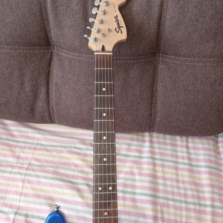 Электрогитара Squier Mustang