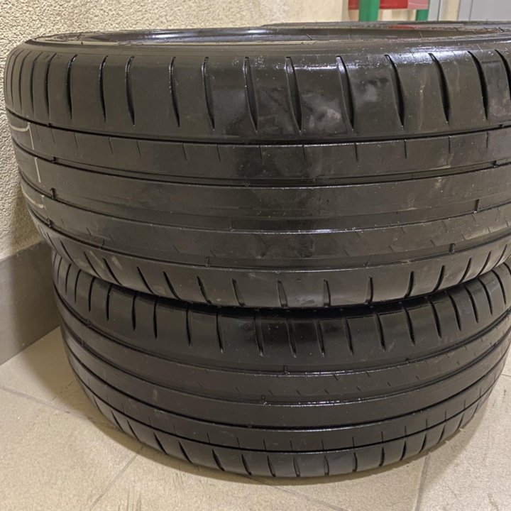 Michelin Pilot Sport 4 215/50 R17 95Y