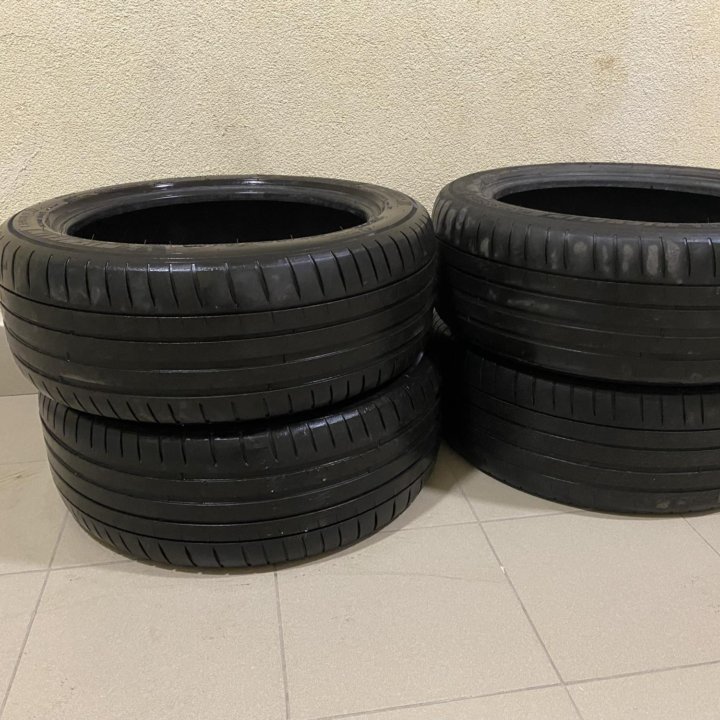 Michelin Pilot Sport 4 215/50 R17 95Y