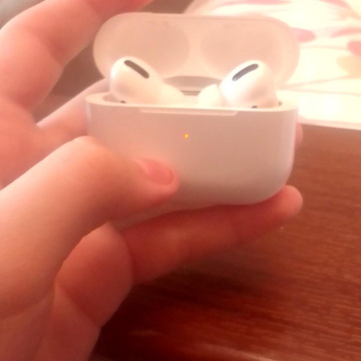 Airpods Pro(Apple)