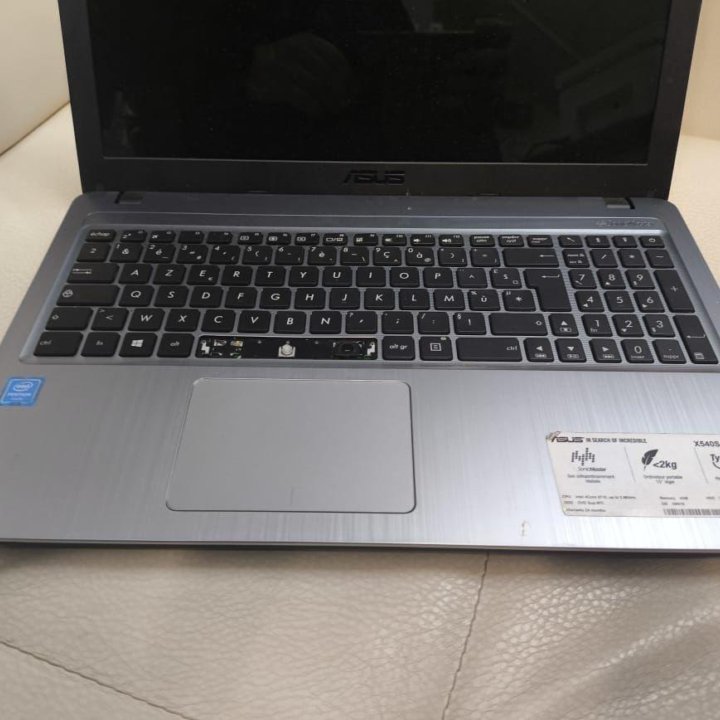 ASUS X540 4-x ядерный INTEL PENTIUM N3710/4gb/500g