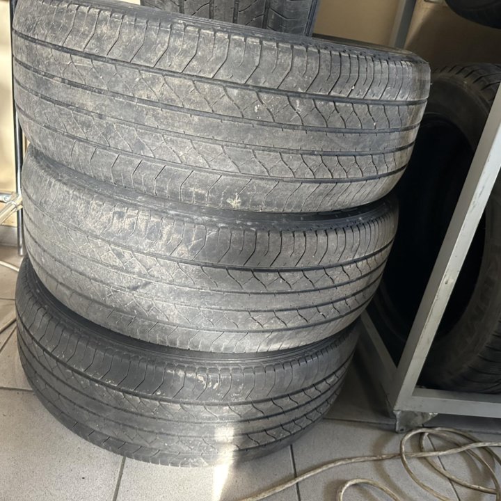 Летние шины Dunlop 235/55/R19