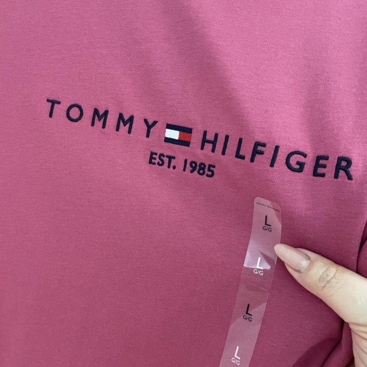 Футболка Tommy Hilfiger ( новая ,оригинал)