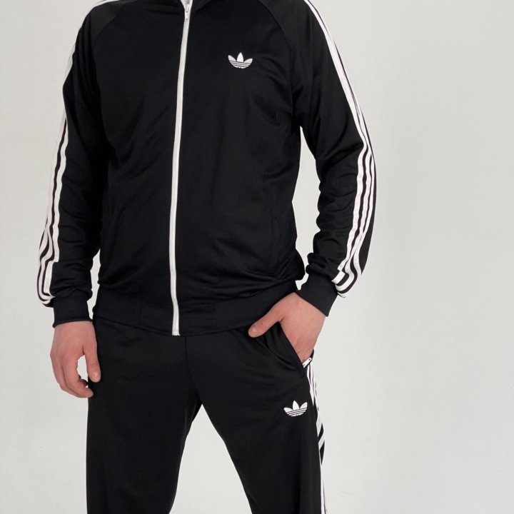 Спортивные костюмы Adidas