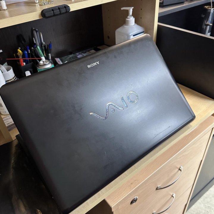 Большой Sony Vaio SVE17 Core i3/6/640/1gb/17.3”!!!