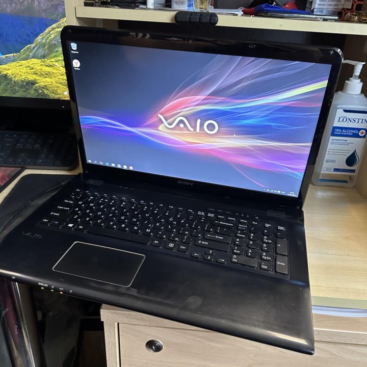 Большой Sony Vaio SVE17 Core i3/6/640/1gb/17.3”!!!