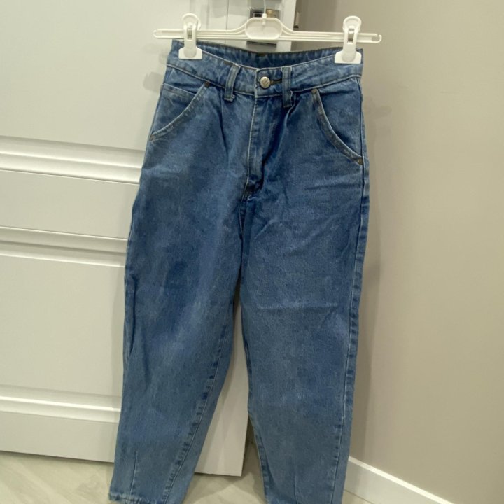Новые джинсы 24,25 размеры