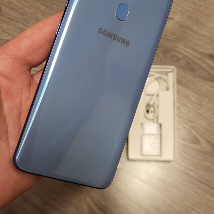 Смартфон Samsung A30 4/64