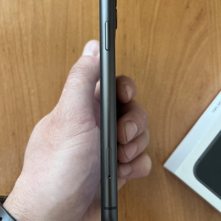 iPhone 11  128 gb АКБ 85%