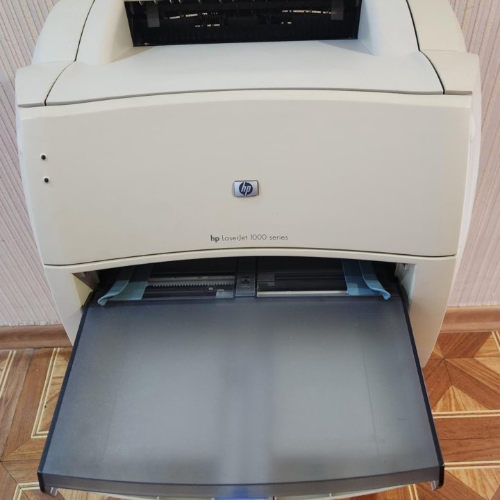 Лазерный принтер HP LaserJet 1000