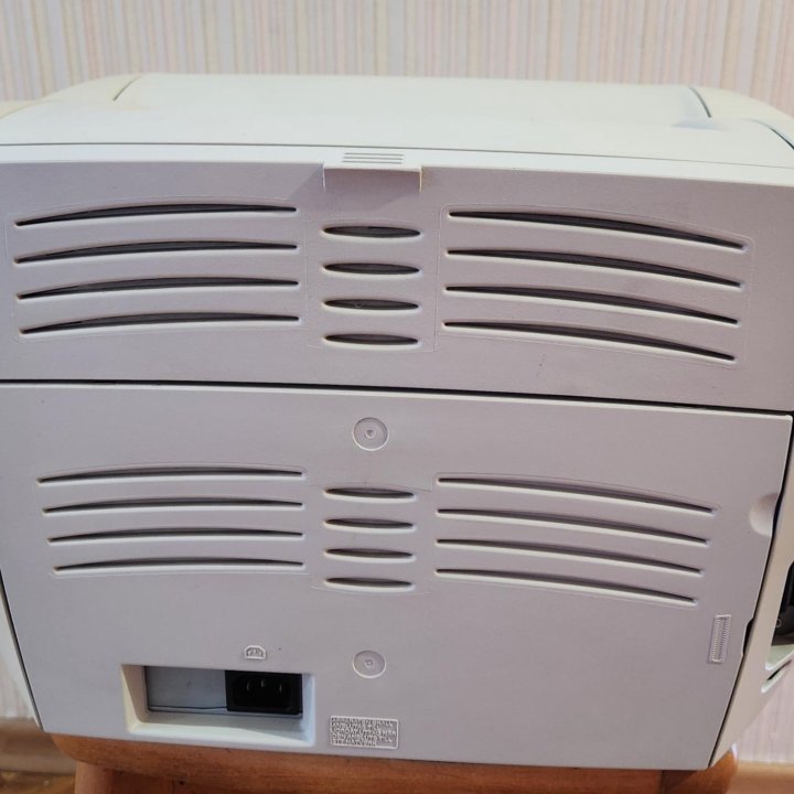 Лазерный принтер HP LaserJet 1000