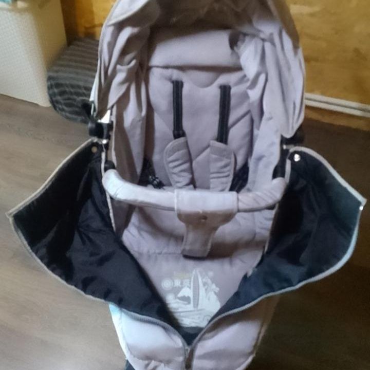 Коляска прогулочная