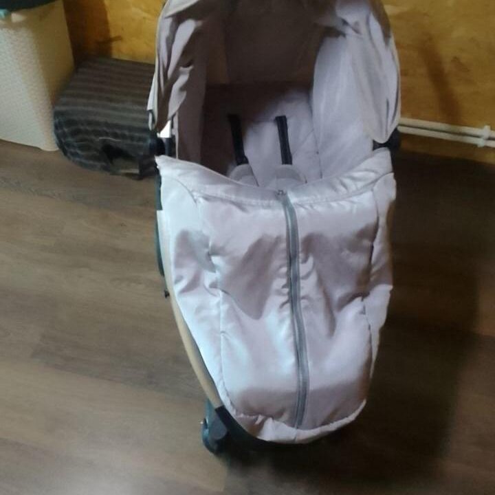 Коляска прогулочная