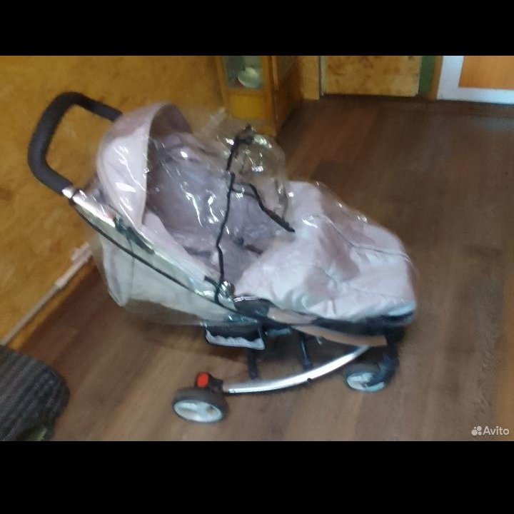 Коляска прогулочная