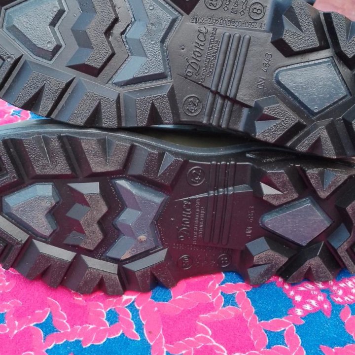 Резиновые сапоги