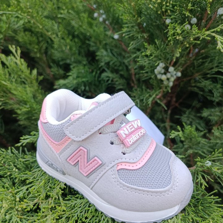 Кроссовки детские