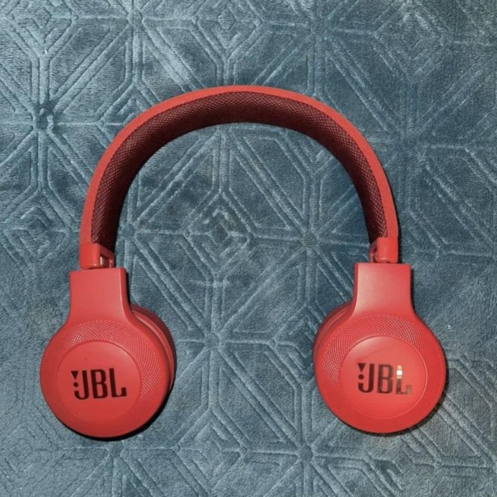 Беспроводные наушники JBL E45BT