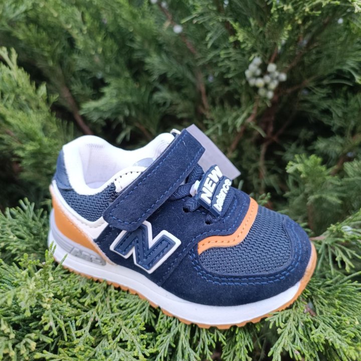 Кроссовки детские