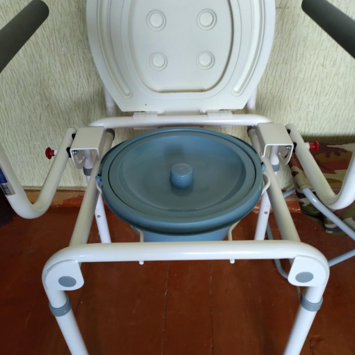 Санитарное кресло-туалет WC Delux