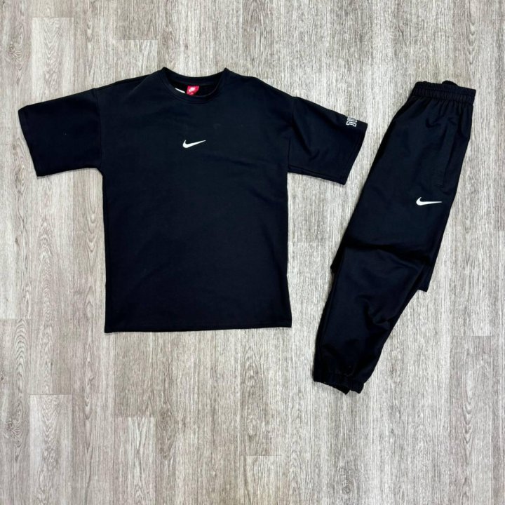 Костюм Nike