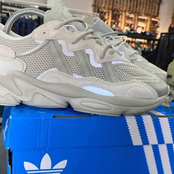 Кроссовки Adidas Ozweego