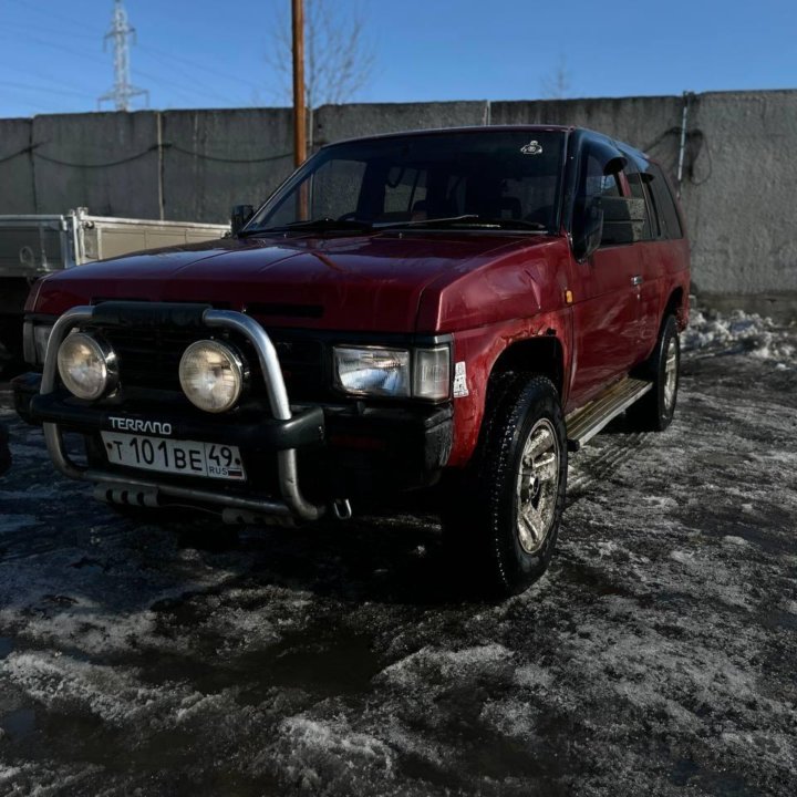 Nissan Terrano, 1990