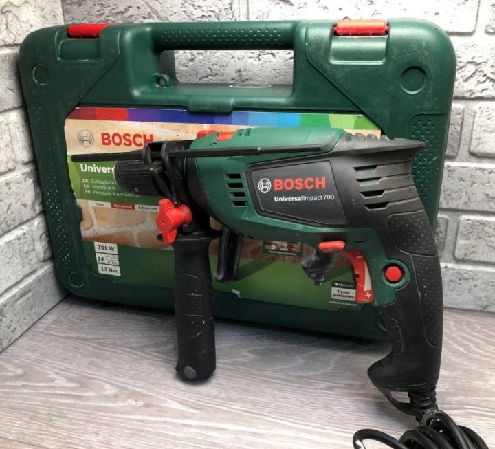 Дрель ударная Bosch UniversalImpact 700 Ватт