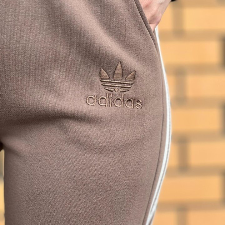 Спортивные штаны женские Adidas