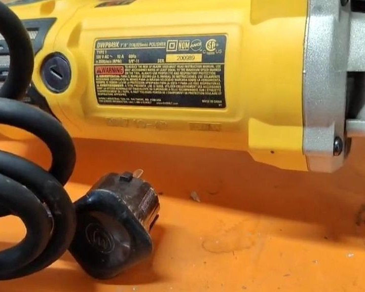 Полировальная машинка DeWalt dwp849x