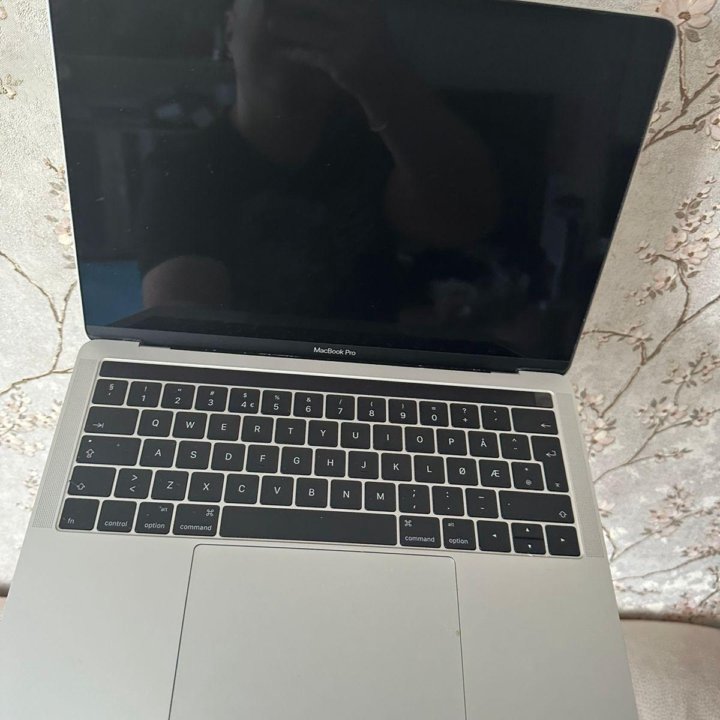 MACBOOK PRO 13 Retina Touch Bar i7 3.3ghz/16gb/512