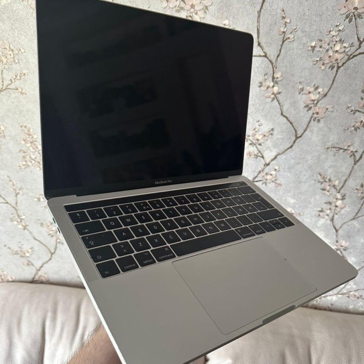 MACBOOK PRO 13 Retina Touch Bar i7 3.3ghz/16gb/512