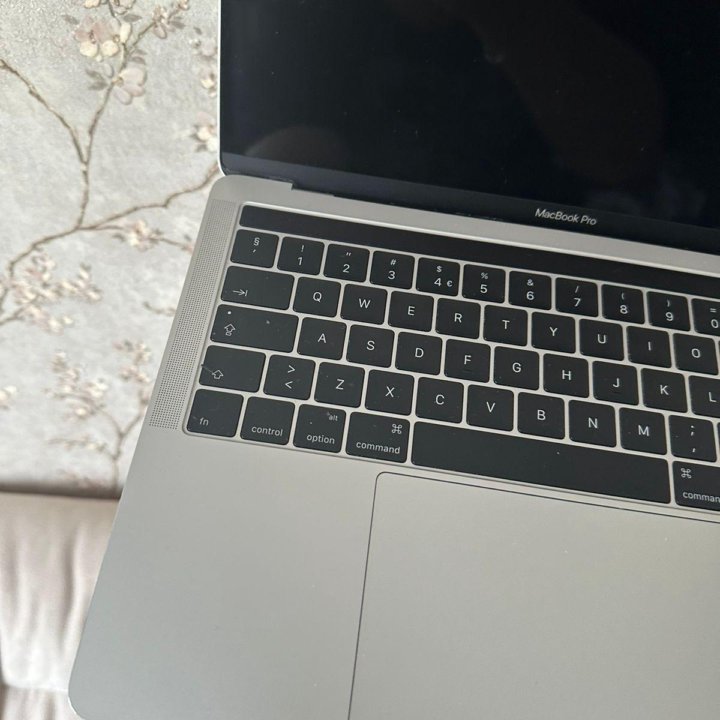 MACBOOK PRO 13 Retina Touch Bar i7 3.3ghz/16gb/512