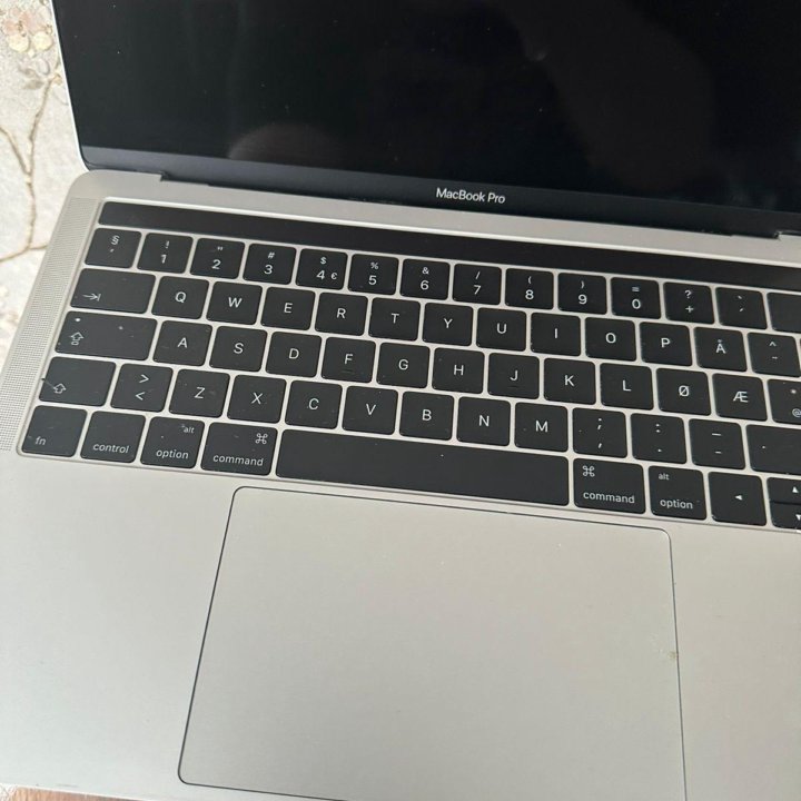 MACBOOK PRO 13 Retina Touch Bar i7 3.3ghz/16gb/512