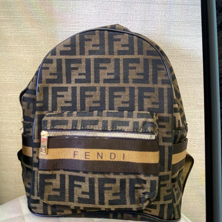 Рюкзак Fendi новый