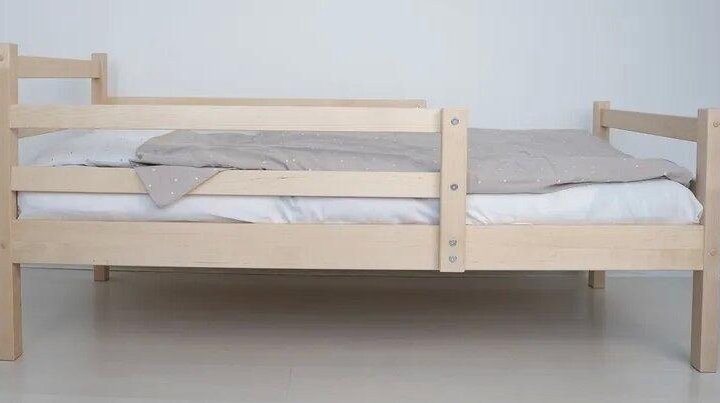 Кровать детская из натурального дерева (140 х 70)
