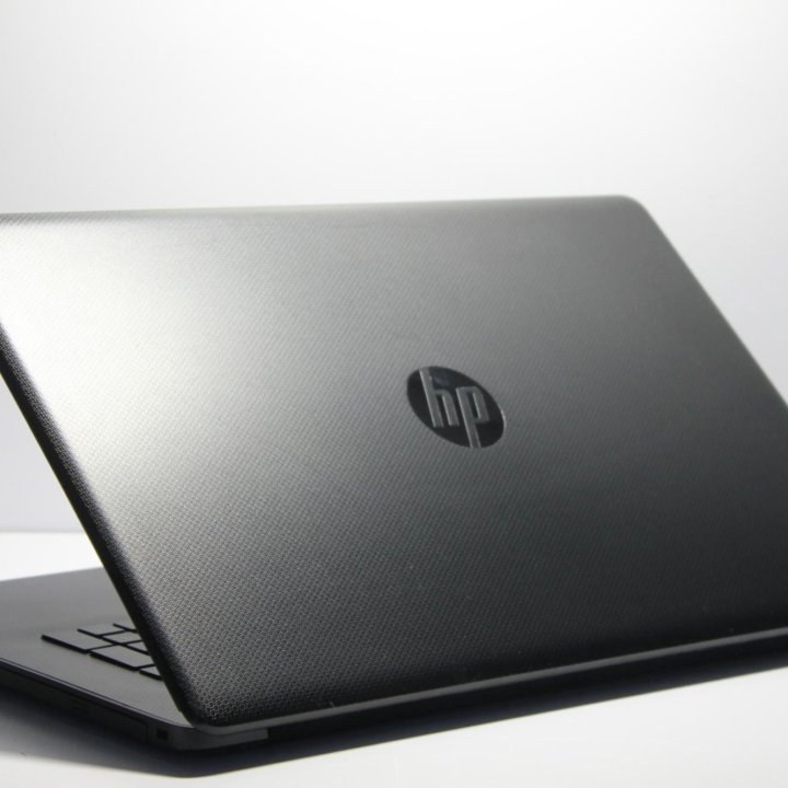 Ноутбук HP с 17.3