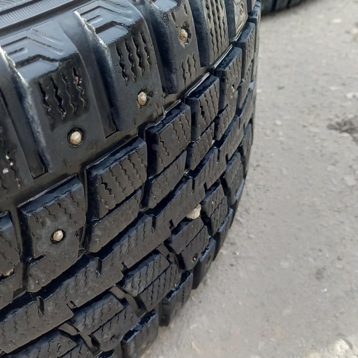 Продам зимнюю резину Dunlop