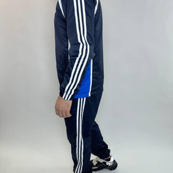 Спортивный костюм Adidas