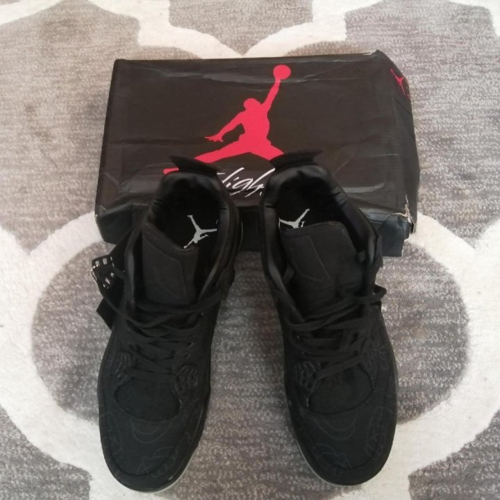 NIKE AIR JORDAN 4 RETRO 42