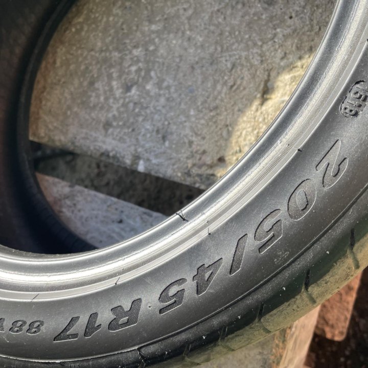 Pirelli P-Zero 205/45 R17 2шт.