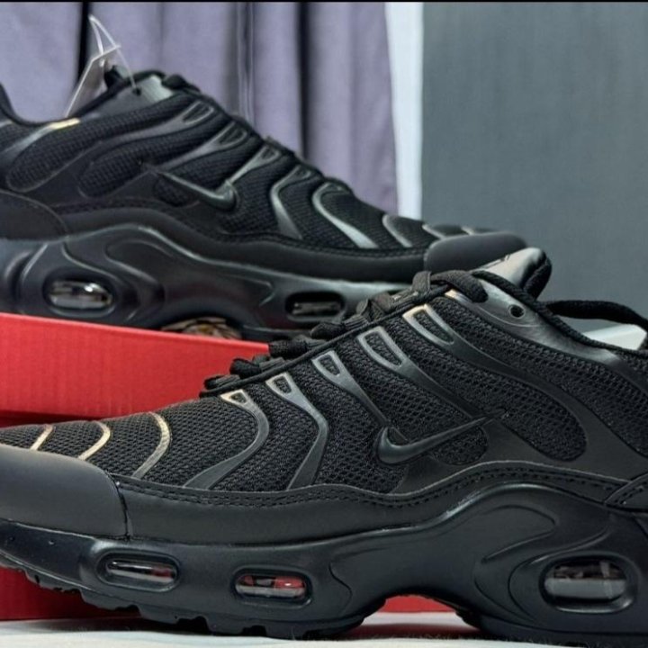 Кроссовки Nike Air Max Tn Plus