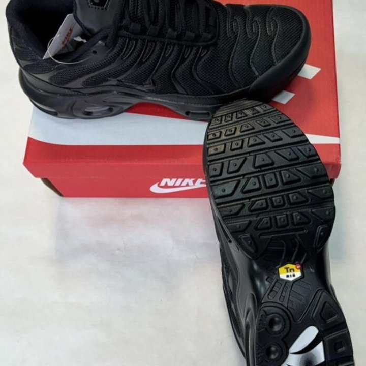 Кроссовки Nike Air Max Tn Plus