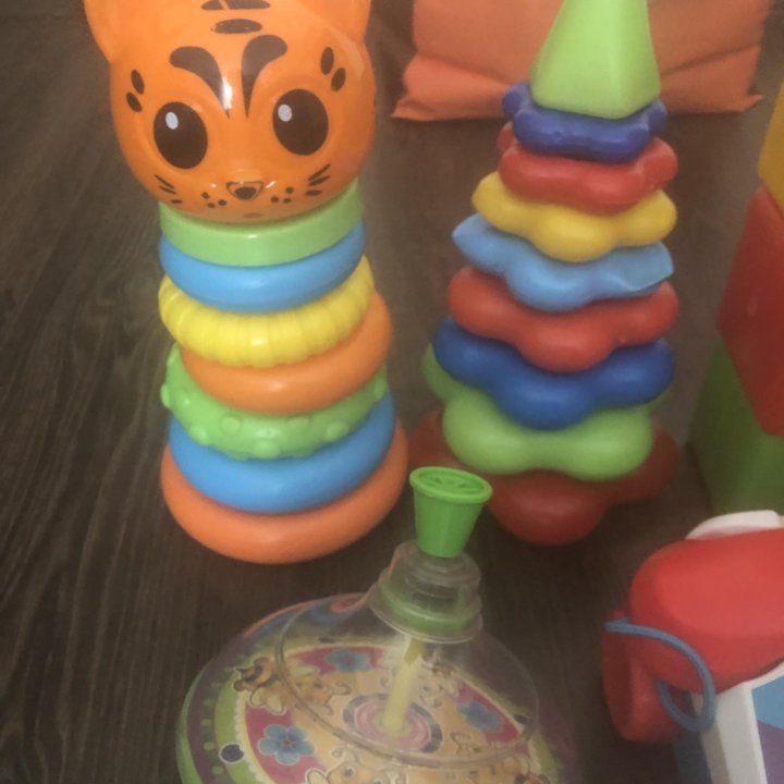 Развивающие игрушки