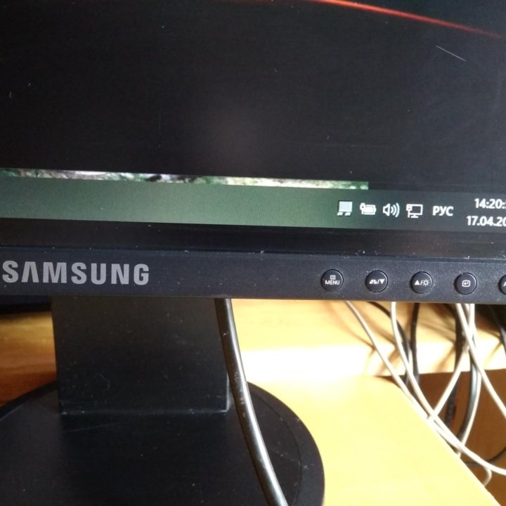 Монитор Samsung SuncMaster 740 N.