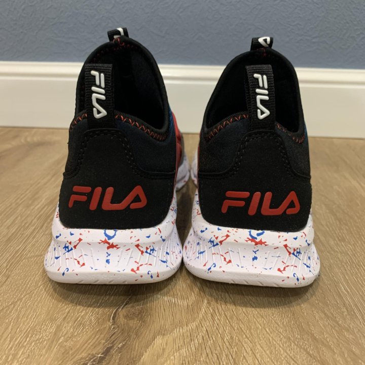 Кроссовки Fila