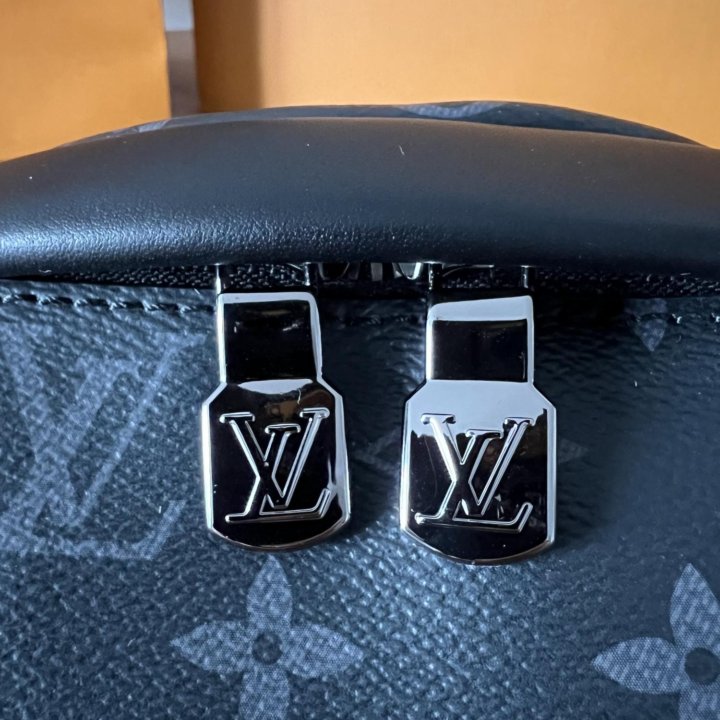 Сумка Louis Vuitton Discovery PM