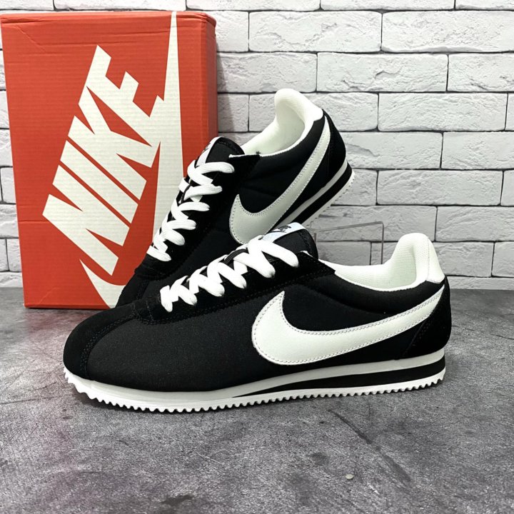 Кроссовки Nike cortez