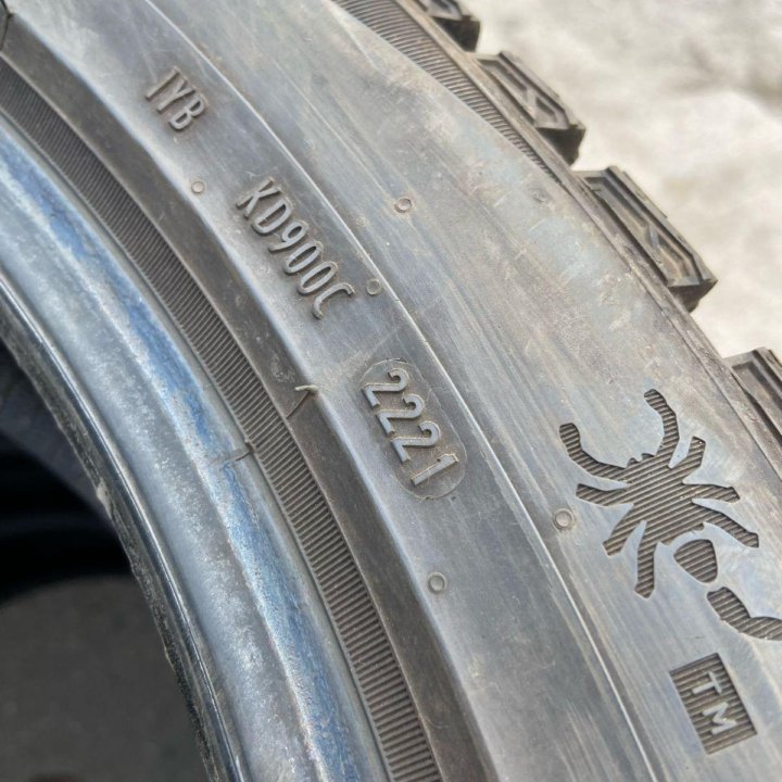 Pirelli Scorpion Ice Zero 2 245/45/20